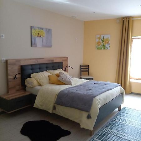 Jonquille Chic La Piccola Venezia Bed & Breakfast Vrecourt Bagian luar foto